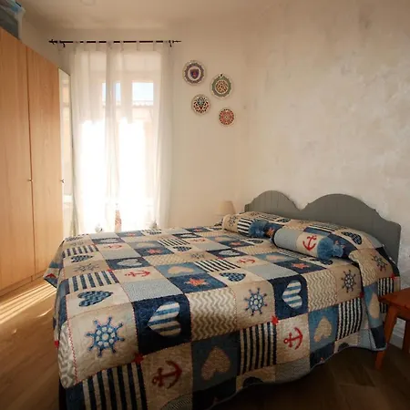 Azzurra Apartment *