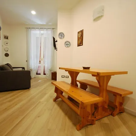 Azzurra Apartment *